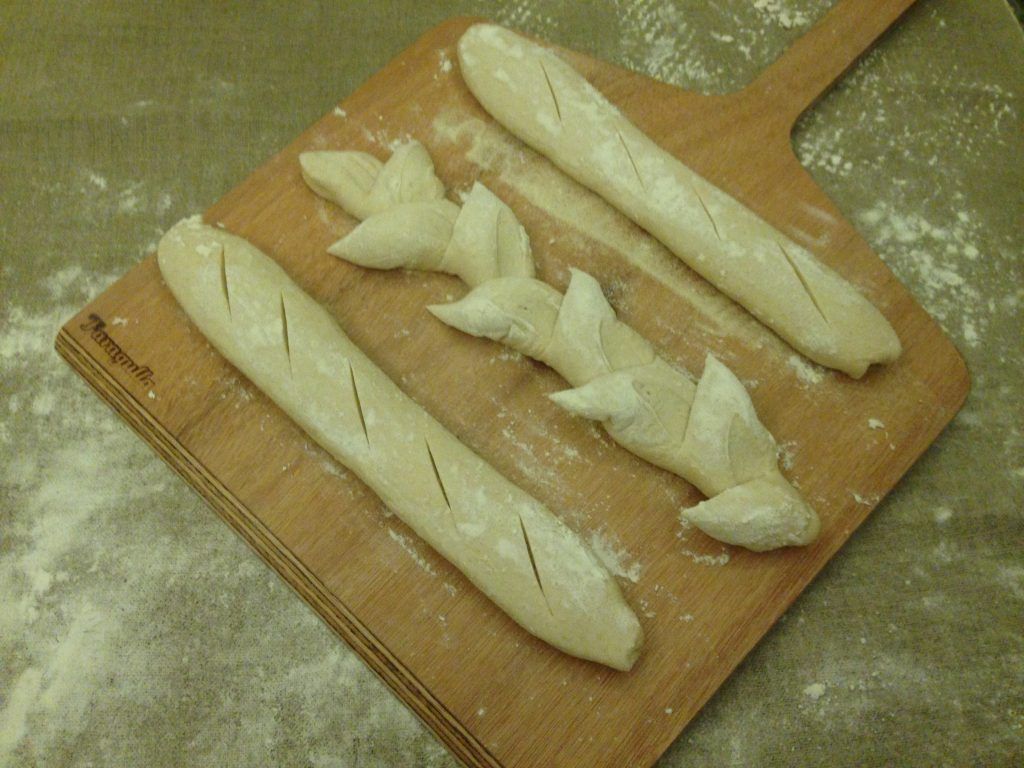 baguettes y épi antes de hornear